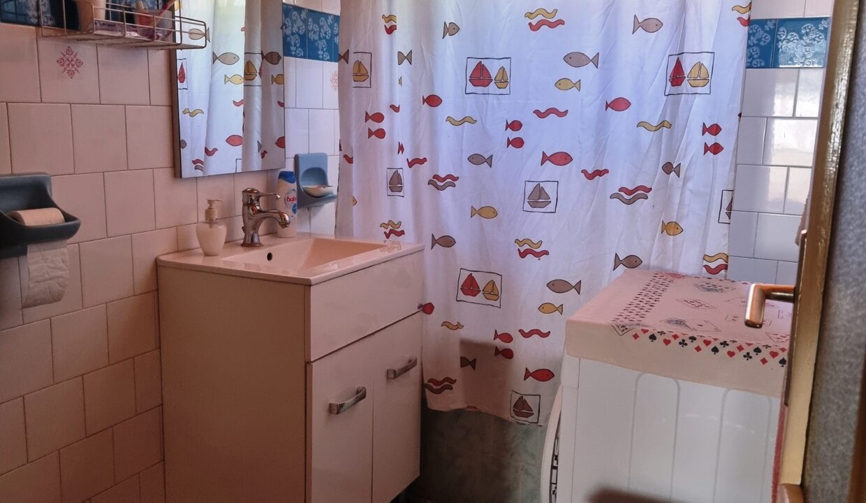 FÜRDŐSZOBA+WC